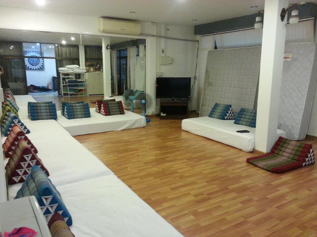 Aonang Backpacker Hostel Ao Nang Exterior photo